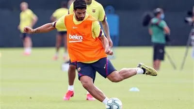 سواريز ينقلب على برشلونة