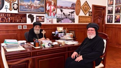 البابا تواضروس يستقبل الأنبا أكليمندس