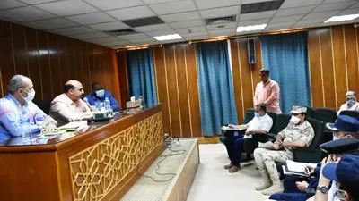 محافظ أسوان يعلن حالة الطوارئ لمواجهة تداعيات السيول (صور)