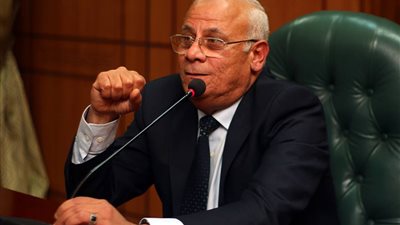 محافظ بورسعيد: حل مشكلة غرق العقار الأثري بمياه الصرف الصحي خلال أسبوعين