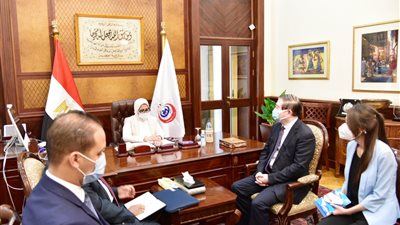 وزيرة الصحة تبحث مع شركات صينية توفير لقاح كورونا فور ثبوت فعاليته