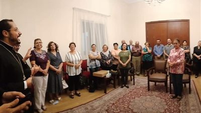 الأنبا باخوم يجتمع بمسئولي خدمة فرح وعطاء بالمقر الإيبارشي