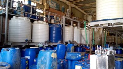 ضبط مصنع غير مرخص لإنتاج الجلاش بالخصوص 