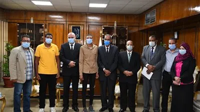 تكريم أوائل الجمهورية بفصول التعليم المزدوج بشركة مياه الشرب بقنا