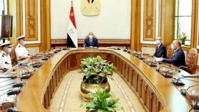 عاجل.. السيسي يلتقي قائد القوات البحرية ومدير شركة ديمى البلجيكية