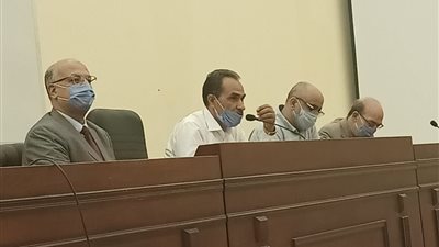   رئيس جهاز الفيوم الجديدة يناقش سبل تيسير إجراءات التصالح 