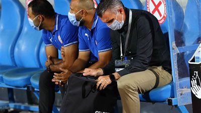 نجم الزمالك السابق يهاجم كارتيرون بعد التعادل مع سموحة