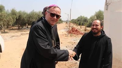 سفير الفاتيكان يتفقد دير الآباء البندكتيين بالإسماعيلية (صور)