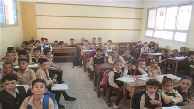 التعليم: الجلوس في المدرسة علي هيئة الشطرنج (فيديو)