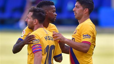 برشلونة يستقر على رحيل 12 لاعبا