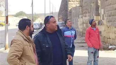 مخاطر كبيرة على الأثريين فوق 