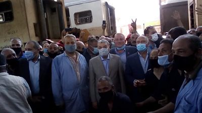 وعدان من كامل الوزير لعمال ورش السكة الحديد بالمنيا.. تعرف عليهما