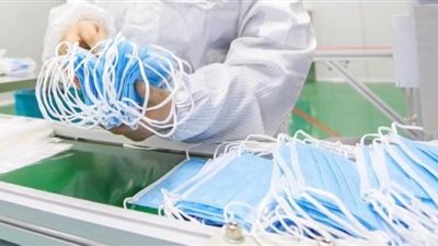 ضبط 629 ألف كمامة غير مطابقة للمواصفات بمصنع بالعبور 