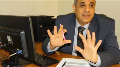 منير أديب: هناك عدة معارك لنشر الفوضى بالشارع (فيديو)