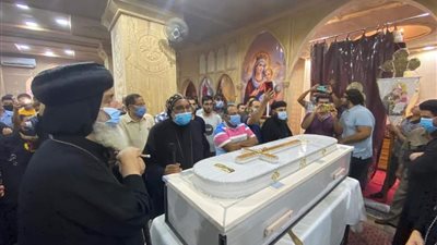 البابا تواضروس يتقدم بالتعازي في كاهن من إيبارشية الشرقية والعاشر