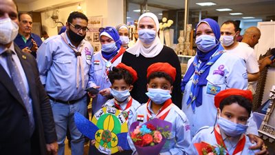 وزيرة التضامن تفتتح معرض الحرف التراثية بالإسكندرية (صور) 