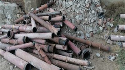 ضبط شخصين استوليا على 21 عامود إنارة