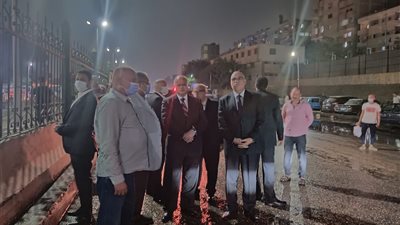 محافظ القاهرة: جاري تطهير وشفط المياه بطريق الأوتوستراد