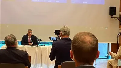 لقاء يعقبه مؤتمر صحفي للعناني ورئيس لجنة السياحة بمجلس النواب الألماني البوندستاج 