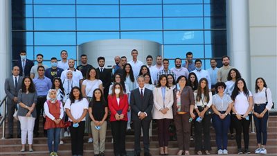 تدريبات ومبادرات.. كيف تنمي الدولة المصرية المهارات الرقمية للشباب؟