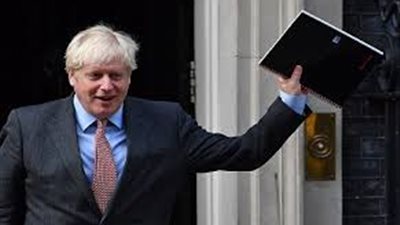 جونسون يبدأ في إغلاق بريطانيا مرة أخرى مع انتشار كوفيد 19