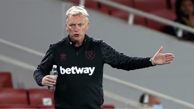 إصابة مدرب وست هام ونجميه بفيروس كورونا