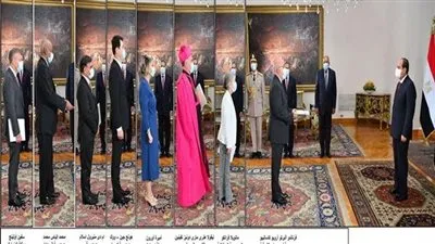 شاهد.. لحظة تسلم السيسي أوراق اعتماد 15 سفيرا جديدا