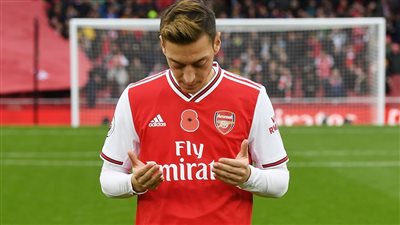 مدرب آرسنال يصدم أوزيل