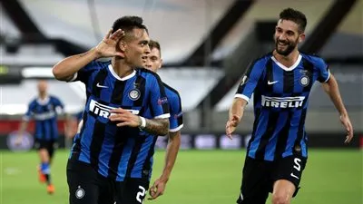 إنتر ميلان يُعلن انتقال نجمه إلى سامبدوريا