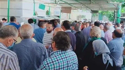 تشييع جثمان شقيقة 