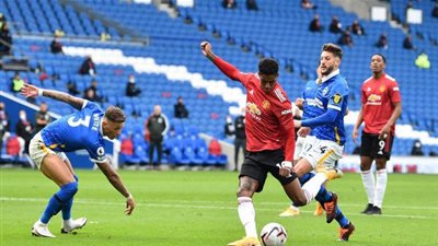 مانشستر يونايتد يعبر كمين برايتون في الوقت القاتل