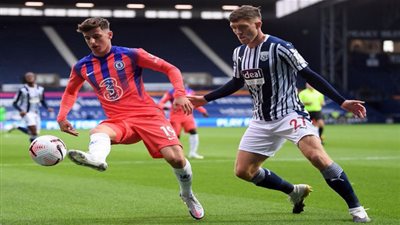 وست بروميتش ألبيون يقسو على تشيلسي بثلاثية في الشوط الأول 