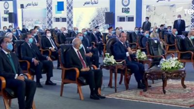 السيسي: بنحرم نفسنا من اللقمة عشان نبني بلدنا (فيديو)