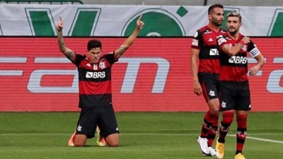 أول فريق يشارك في الدوري ولديه 19 إصابة بفيروس كورونا