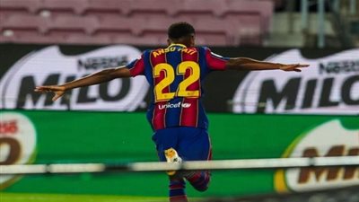 كومان يتغزل في نجم برشلونة الأول