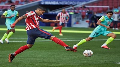 رد فعل مدرب برشلونة على تألق لويس سواريز مع أتلتيكو