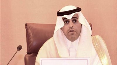 رئيس البرلمان العربي يعلق على قرار تبادل إطلاق سراح المعتقلين في اليمن
