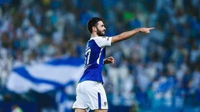 مباركة أجنبية تهدي عمر خربين للزمالك