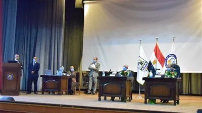 رئيس جامعة بني سويف يستقبل لجنة 