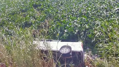 نجاة 15 من الغرق وإصابة 7 في إنقلاب ميكروباص بمصرف زراعي ببني سويف