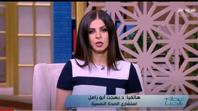 كيف تطيل من عمرك؟ استشاري صحة نفسية يجيب (فيديو)