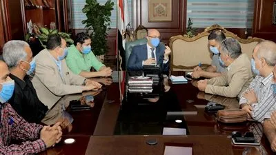 وفد من وزارة السياحة يزور واحة وهرم ميدوم ومنطقة آثار دشاشة ببني سويف