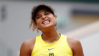 الأهلي يكافئ ميار شريف 