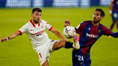 إشبيلية ينتزع فوزا مثيرا من ليفانتي في الليجا