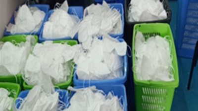 ضبط 40 ألف كمامة طبية داخل مصنع لصناعة الأحذية ببورسعيد