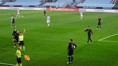 كومان يعطي الضوء الأخضر لرحيل لاعب برشلونة