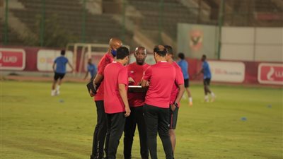 بتكتيك 4-4-2.. تعرف على تشكيل الأهلي تحت قيادة موسيماني