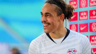 لايبزيج يجدد عقد مهاجمه