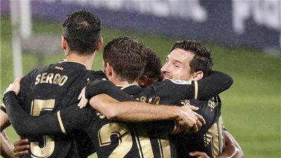 مفاجأة مدوية في قائمة برشلونة لمباراة إشبيلية 