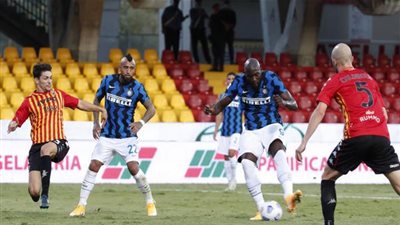 التشكيلة الرسمية لمباراة إنتر ميلان ولاتسيو في الكالتشيو 